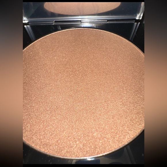 MAC Theblonds Magic Dust Powder - Picture 3 of 12